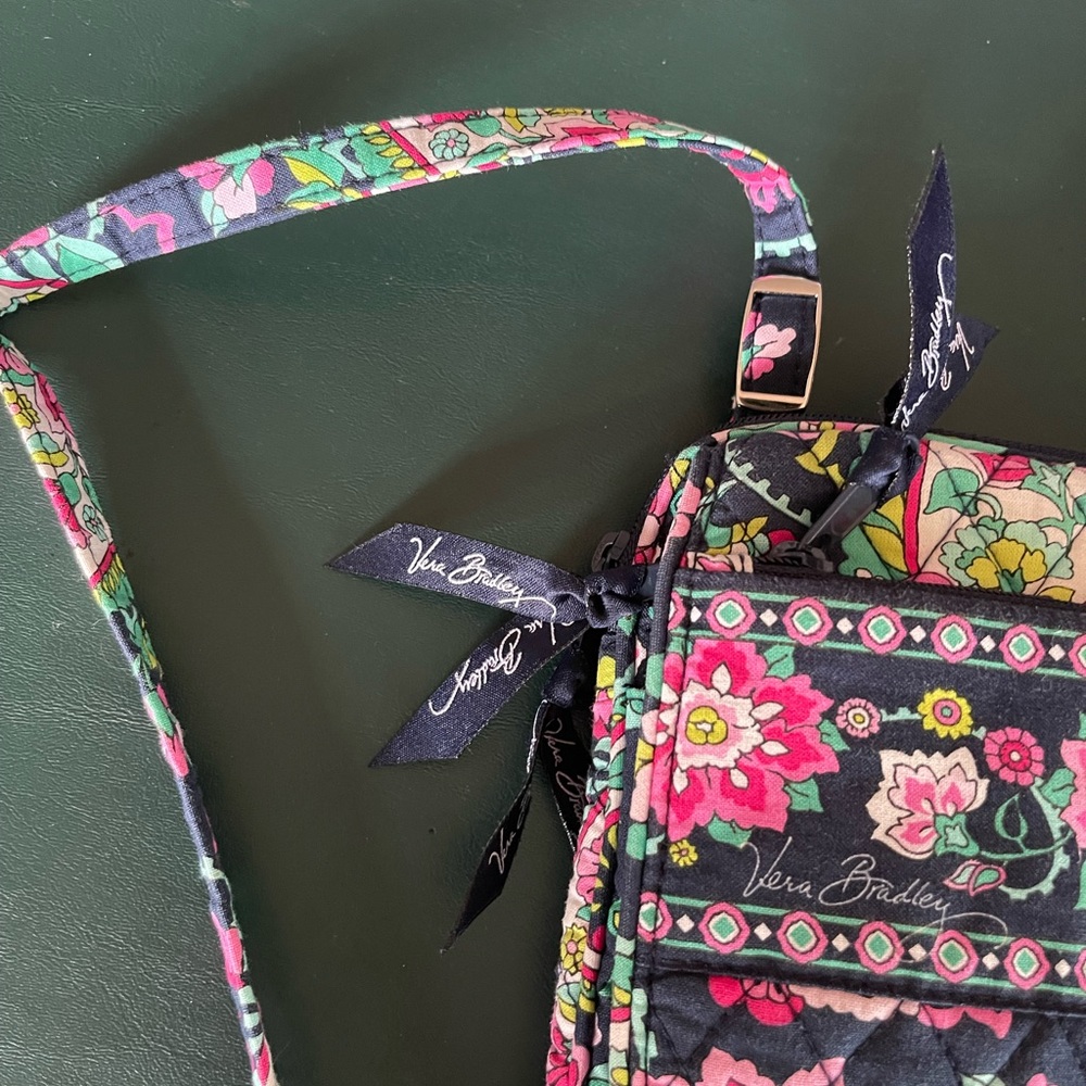 Vera Bradley crossbody purse - Picture 3 of 16